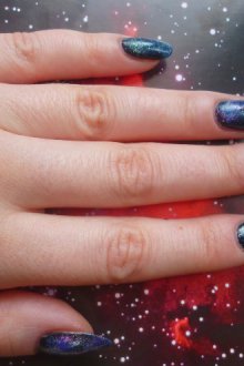 Как появилась мода на космический nail-art