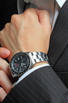 На какой руке нужно носить часы