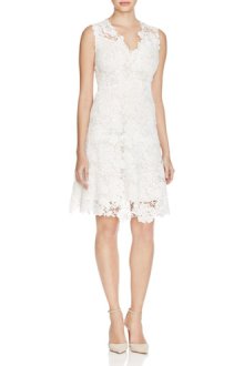 Белое кружевное платье — базовый элемент гардероба