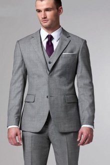 Стильный серый мужской костюм