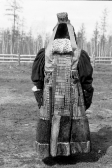 Примеры первых якутских костюмов
