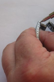 Как уменьшить размер браслета с помощью замка