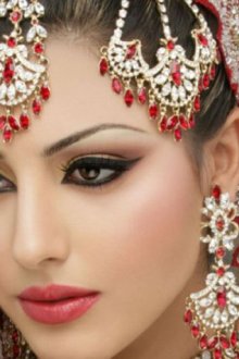 Индийский образ и макияж для европейских девушек