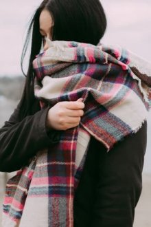 Особенности и преимущества шарфа-пледа