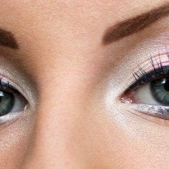 Особенности макияжа глаз в серых тонах