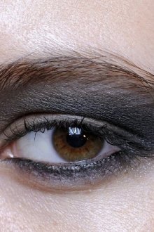 Макияж с серыми тенями для карих глаз