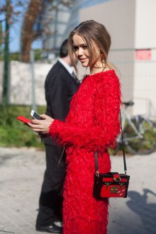 Красное платье во французском стиле