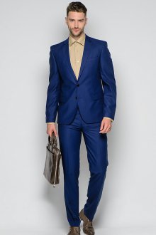 Стильный яркий синий мужской деловой костюм