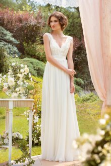 Нежное длинное свадебное платье в стиле casual 
