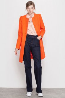 Оранжевое пальто для женщин после 40 лет