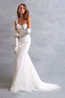 Винтажное свадебное платье с перчатками