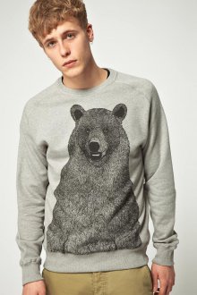 Серый мужской свитер с медведем