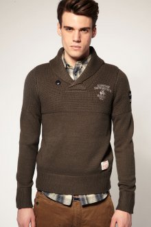 Коричневый мужской свитер